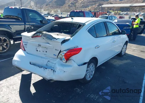2014 Nissan Versa 1.6 Sv z USA, uszkodzony, nr VIN 3N1CN7AP1EL823794